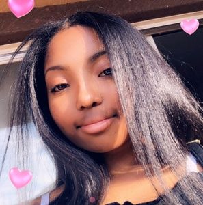 Meet your Posher, Mahkayla